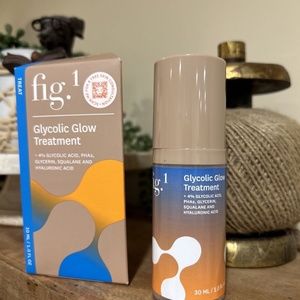 fig.1 Glycolic Glow Treatment with Squalane & Hyaluronic Acid 30ml/1.0 fl oz